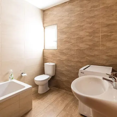 Spacious Bay View With Balcony By Homely!