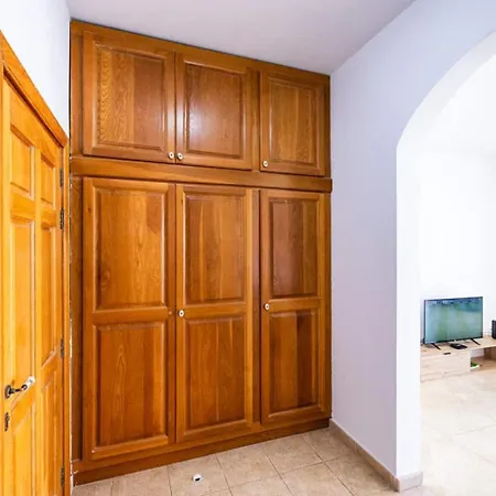 Spacious Bay View With Balcony By Homely! Apartment *