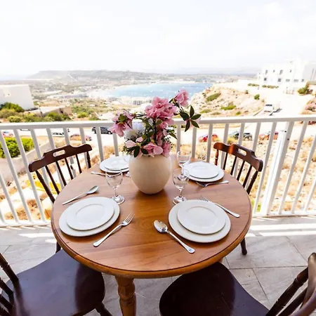 Spacious Bay View With Balcony By Homely! * Mellieħa