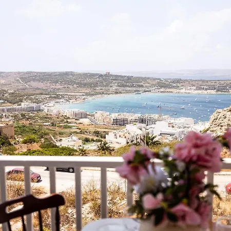 Spacious Bay View With Balcony By Homely! Mellieħa